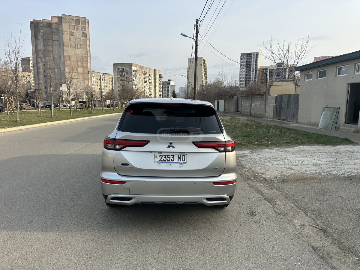 Mitsubishi Outlander - фото 5