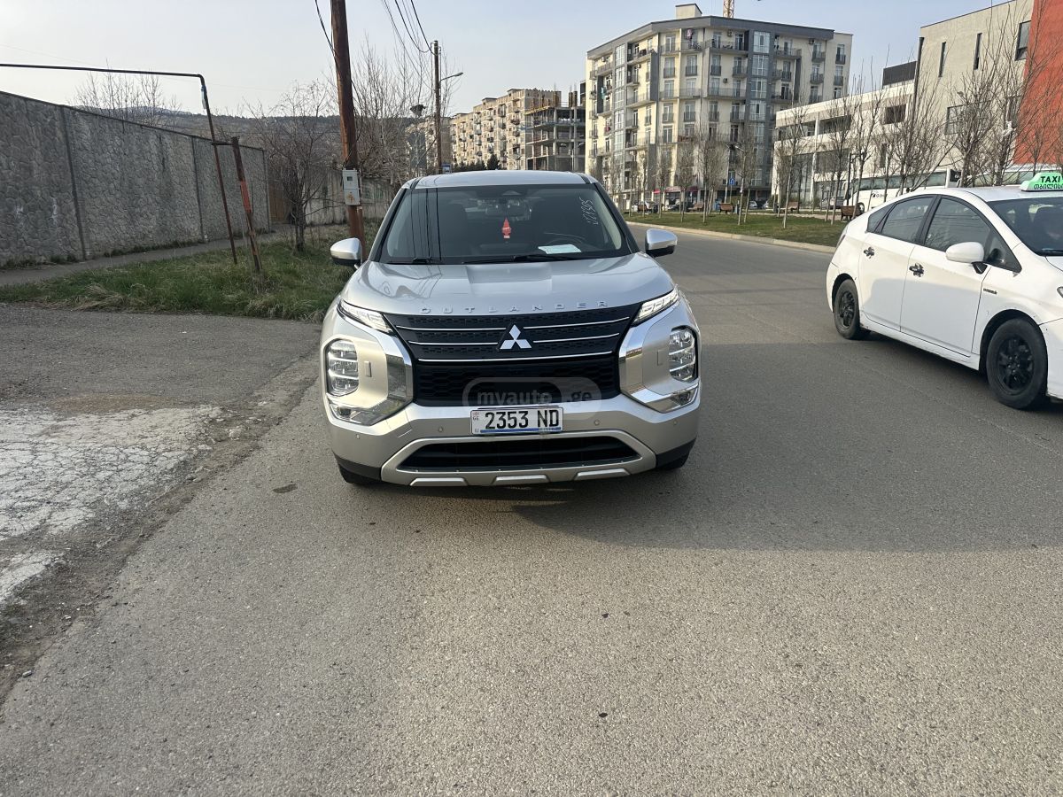 Mitsubishi Outlander - фото 8