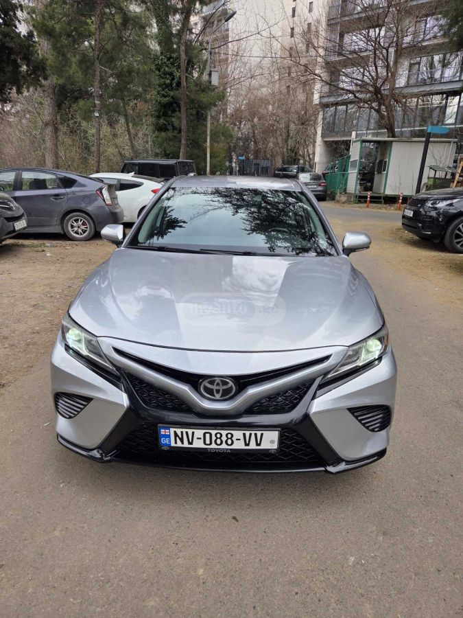 Toyota Camry - фото 4