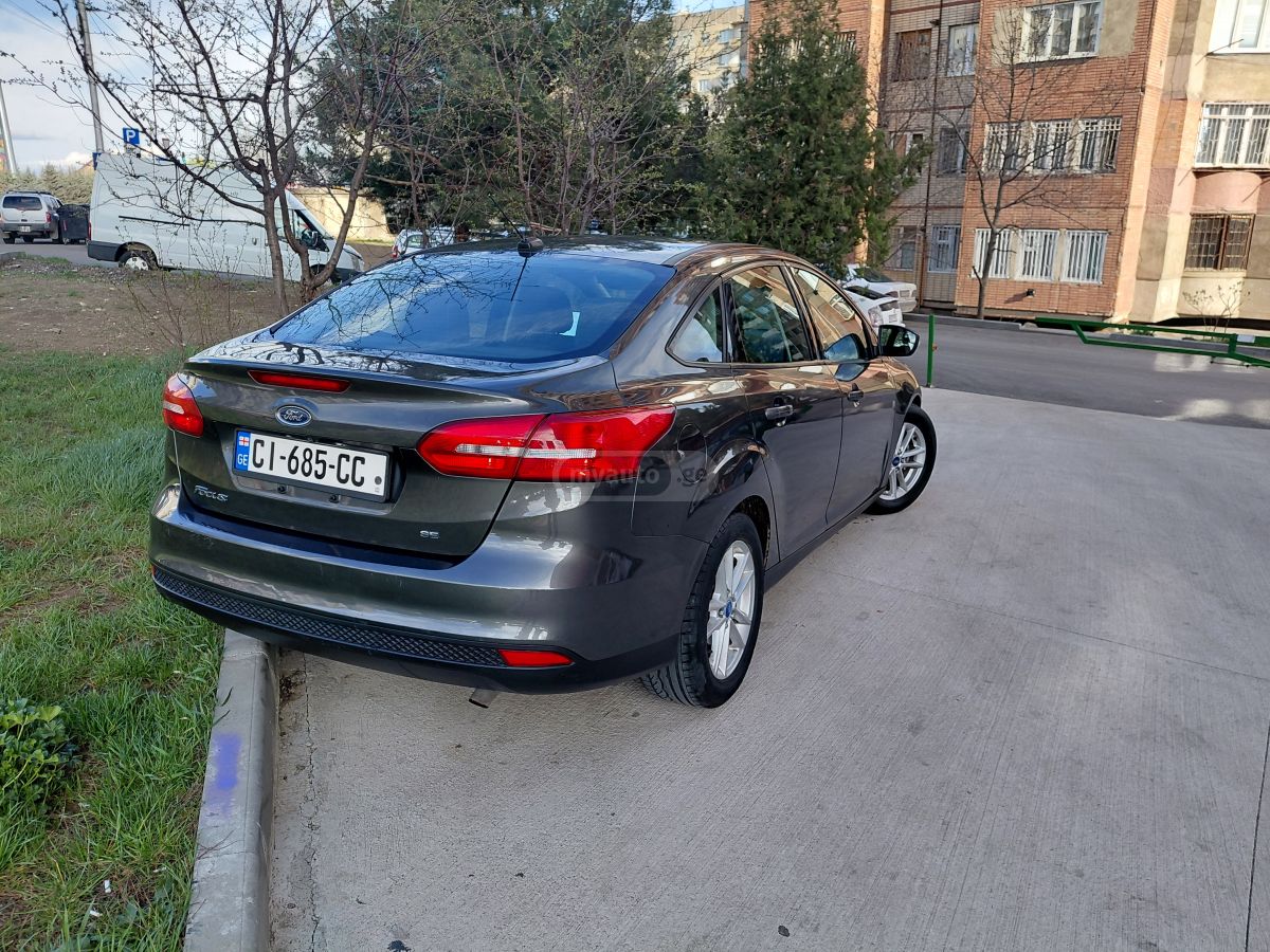 Ford Focus - фото 3