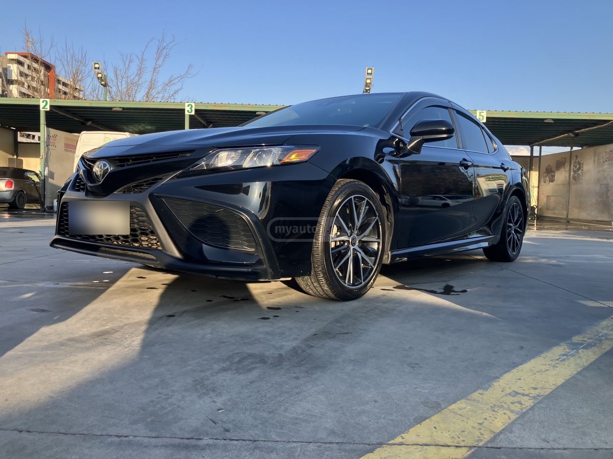 Toyota Camry - фото 2