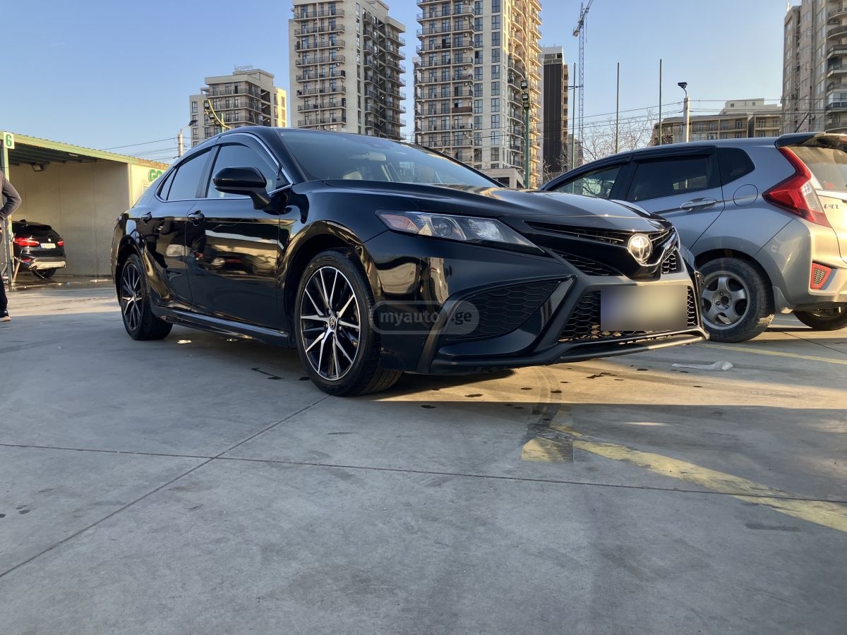 Toyota Camry - фото 3