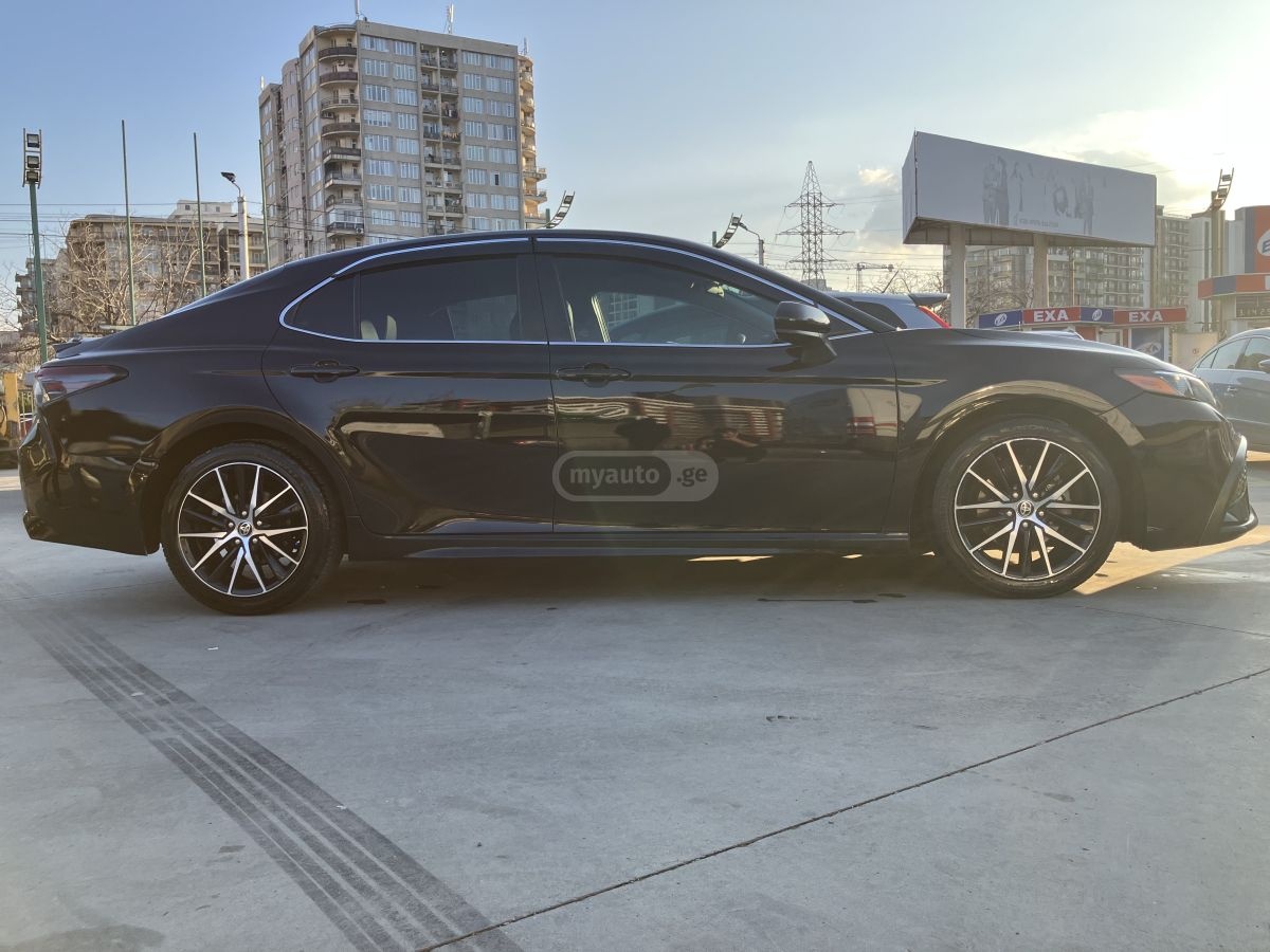 Toyota Camry - фото 6