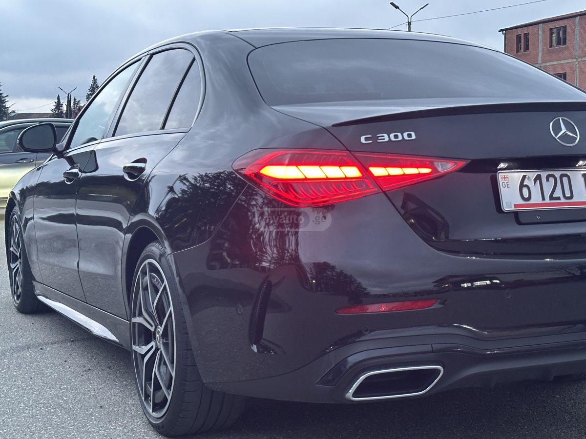 Mercedes-Benz C 300 - фото 11