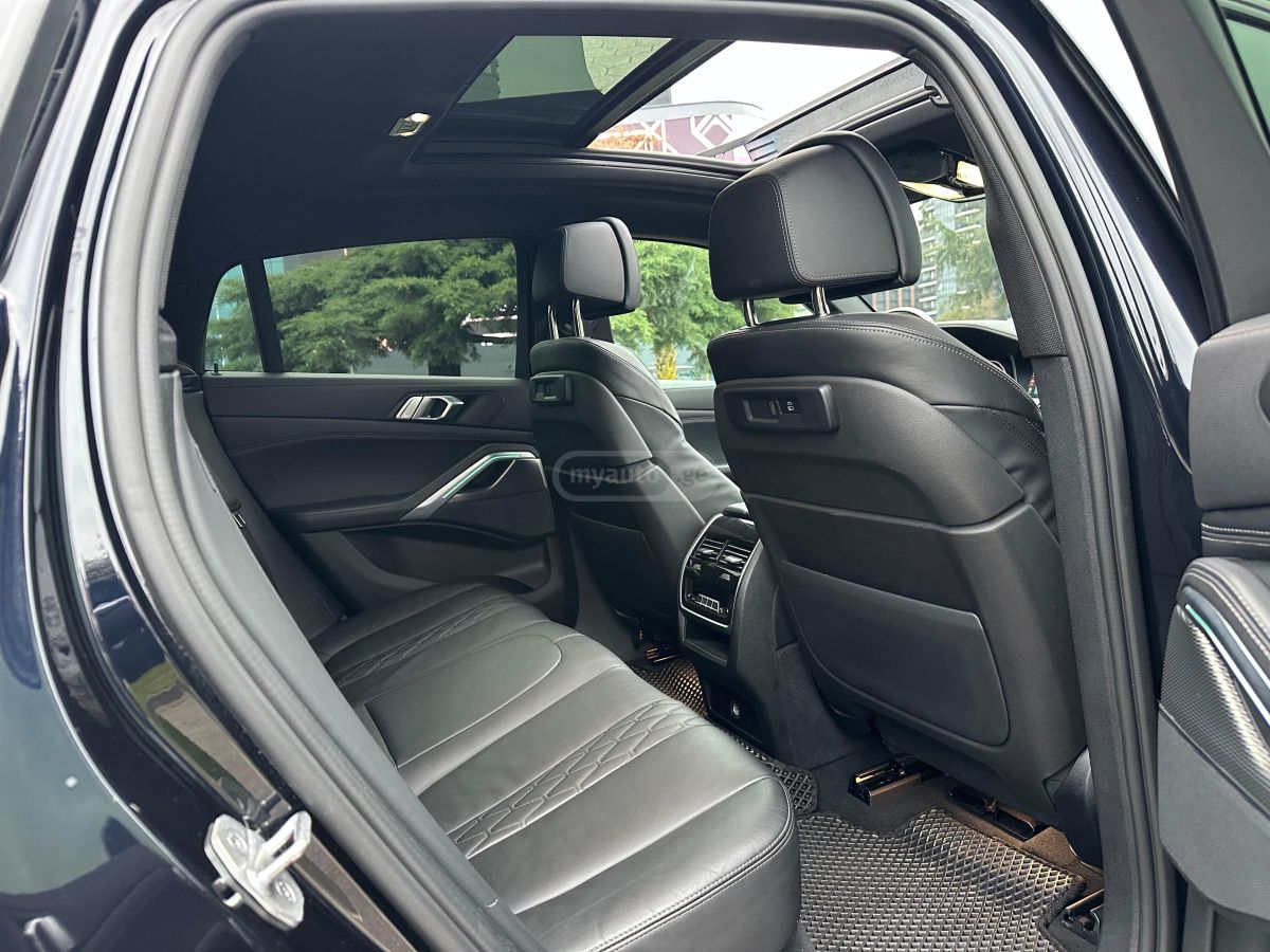 BMW xDrive40i 4dr All-Wheel Drive — миниатюра 12