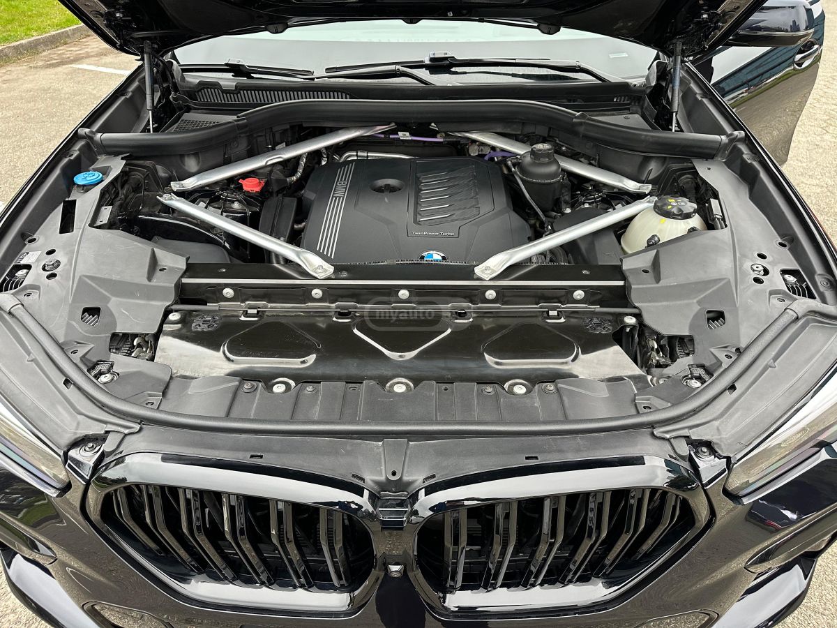 BMW xDrive40i 4dr All-Wheel Drive — миниатюра 13