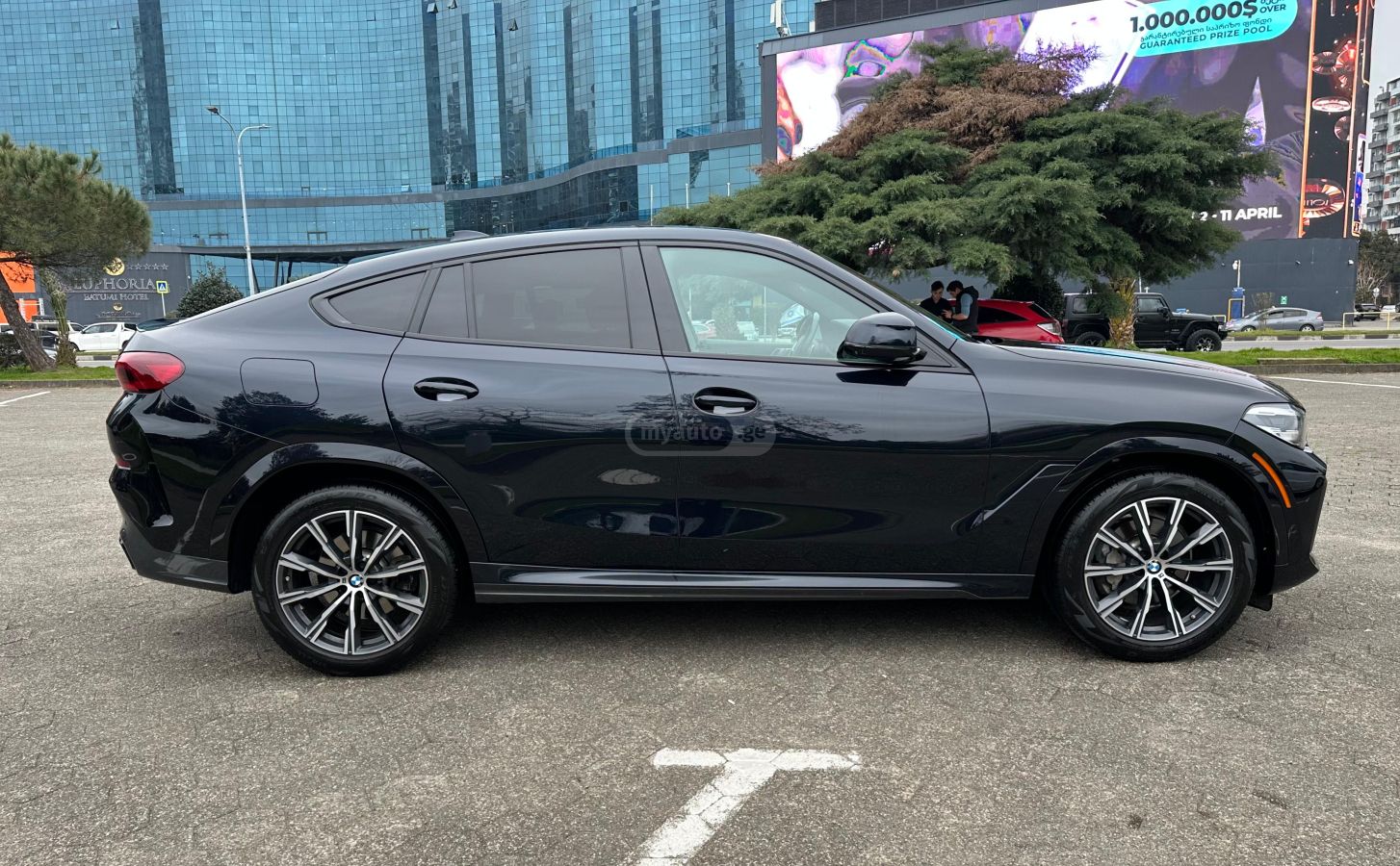 BMW xDrive40i 4dr All-Wheel Drive — миниатюра 4