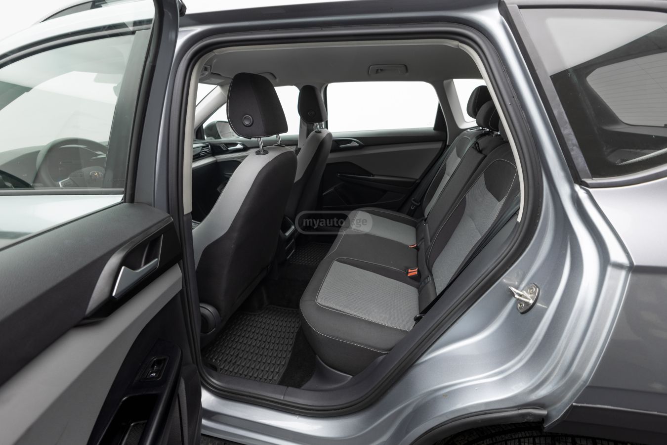 Volkswagen Taos - фото 8