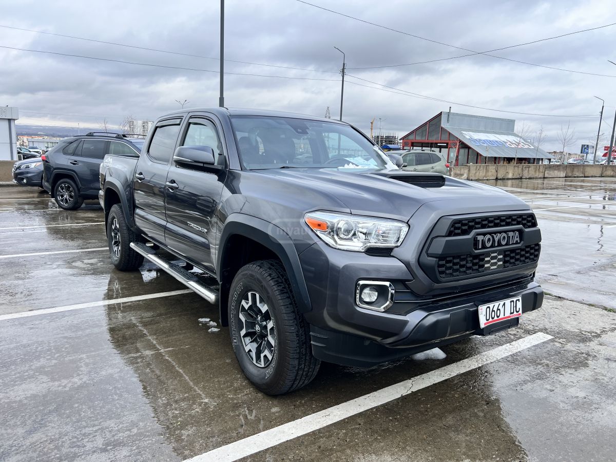 Toyota Tacoma - фото 2
