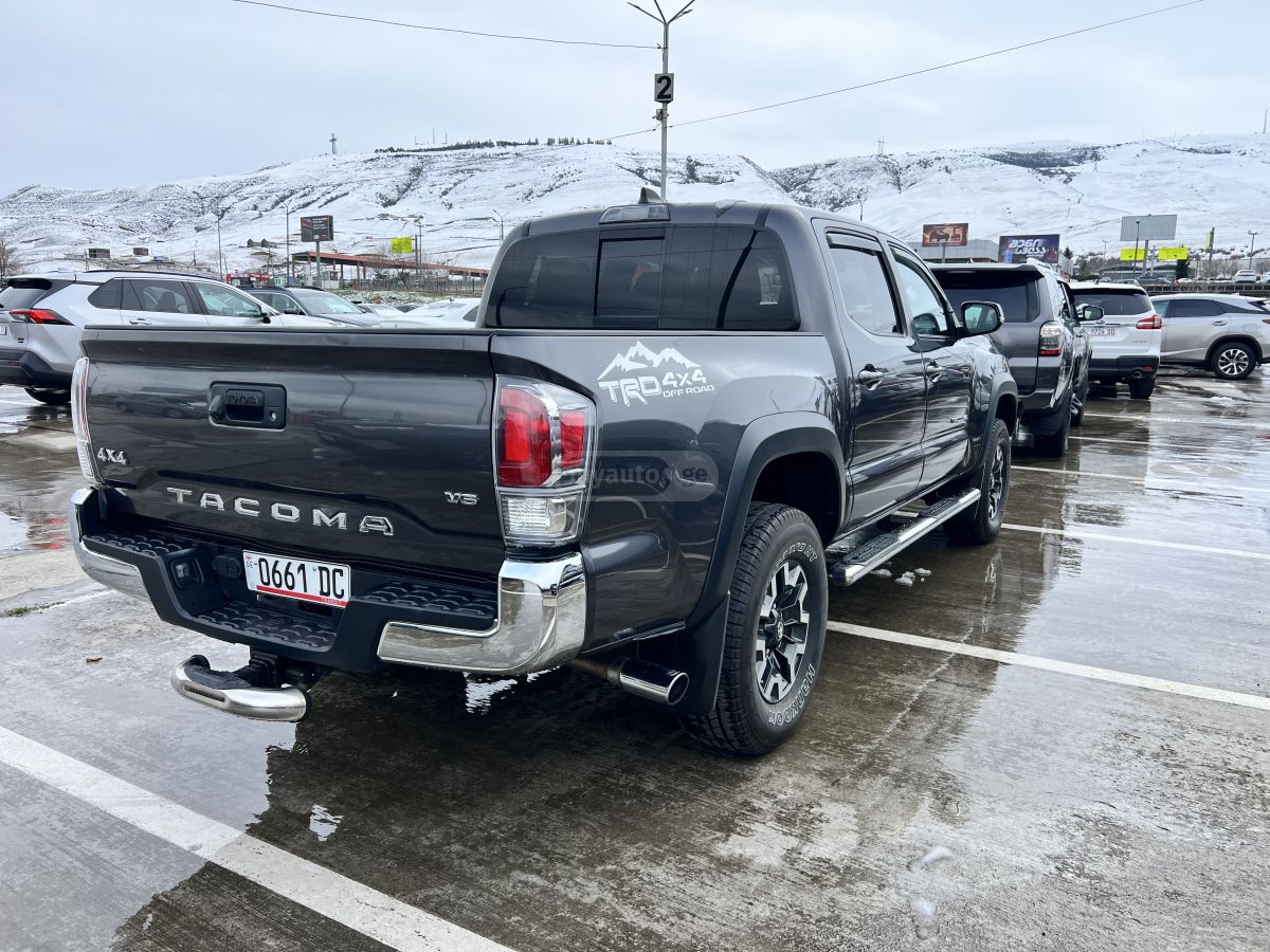 Toyota Tacoma - фото 3