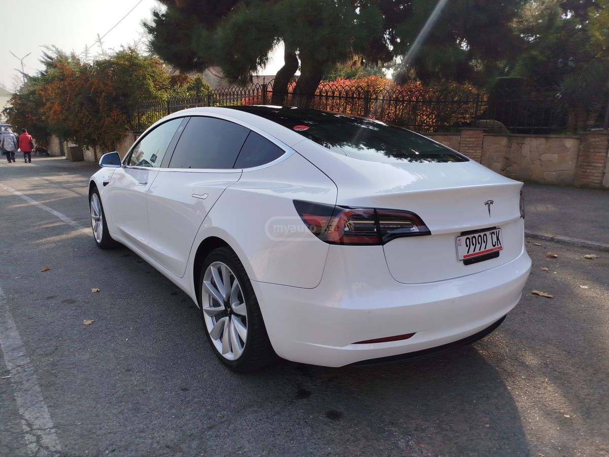 Tesla Model 3 - фото 5