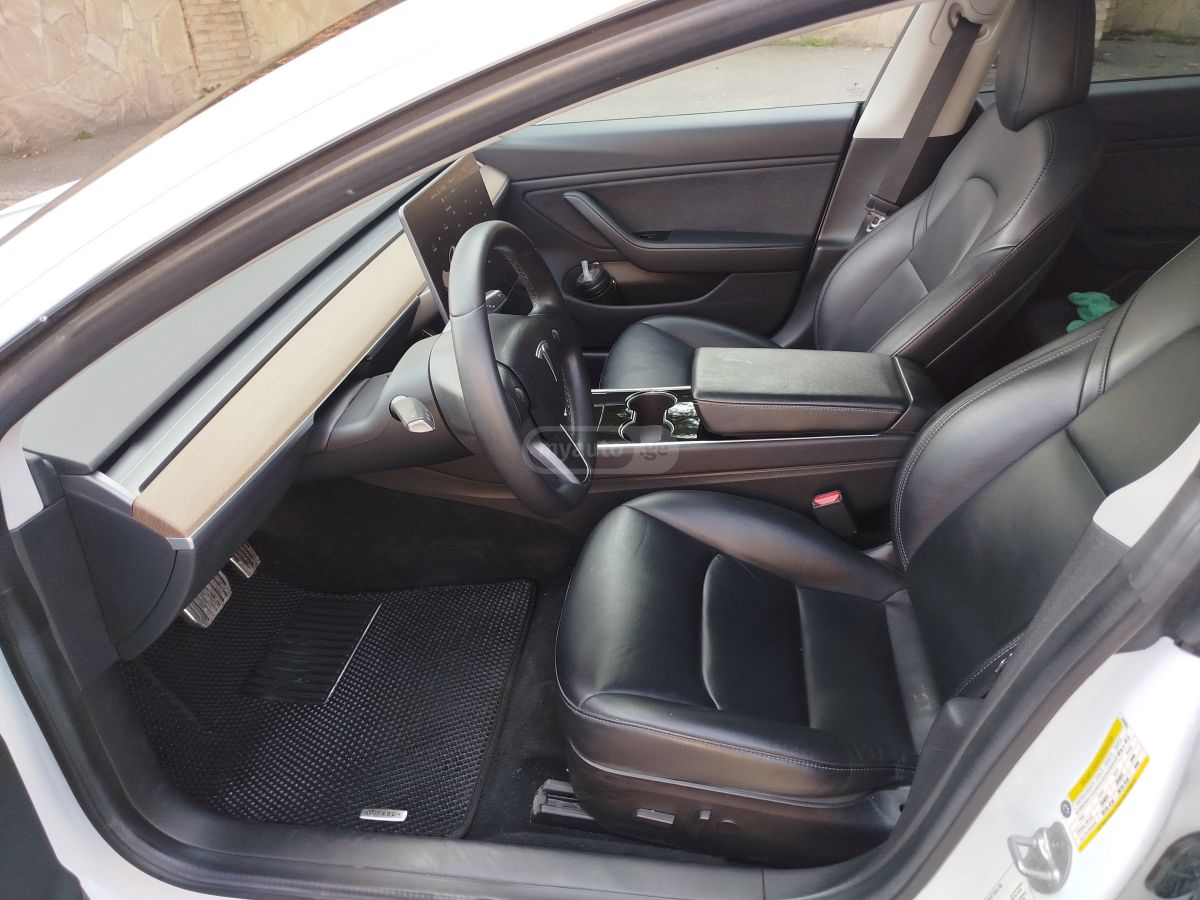 Tesla Model 3 - фото 8