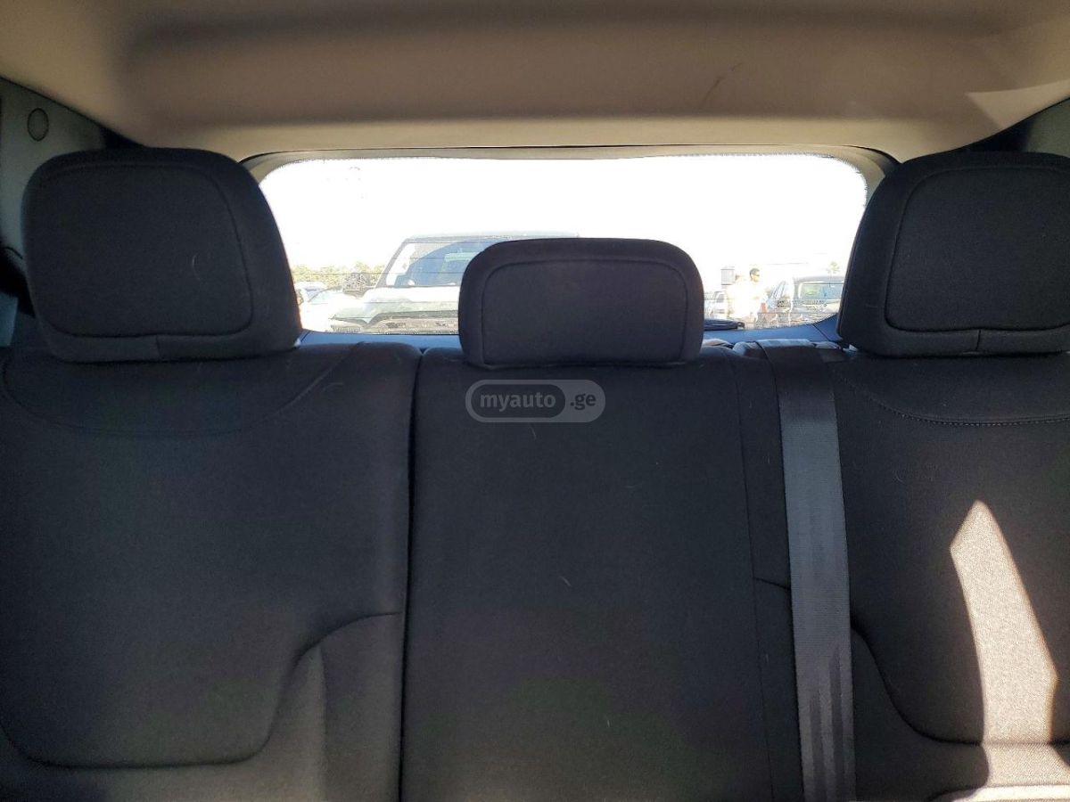 Jeep Renegade - фото 10