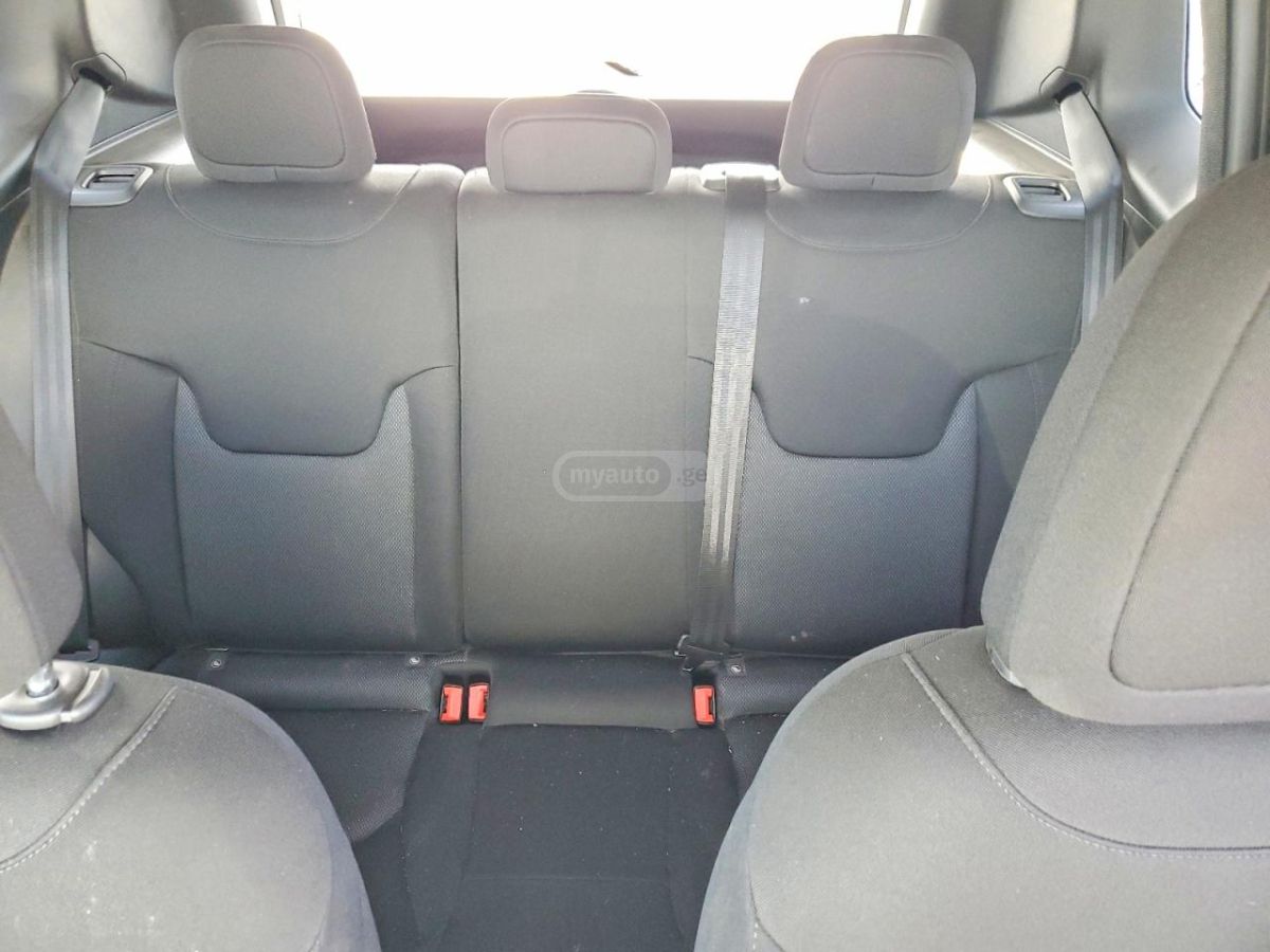 Jeep Renegade - фото 10