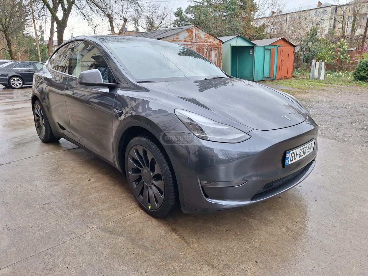 Tesla Model Y 2024 — фото 2 купить в Москве