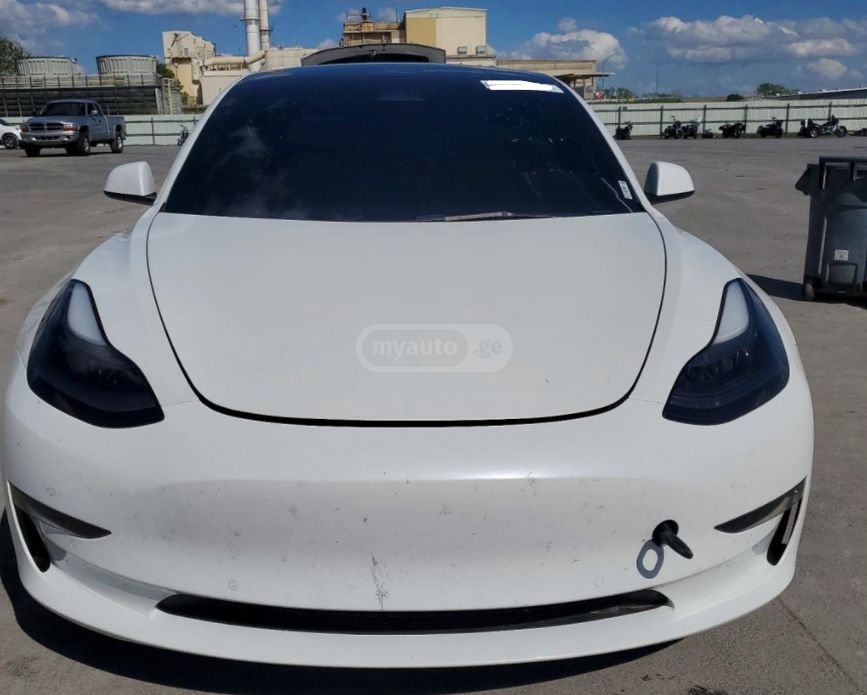 Tesla Model 3 - фото 2