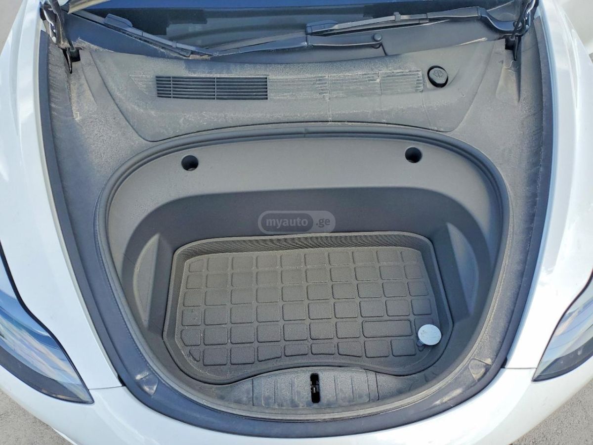 Tesla Model 3 - фото 7