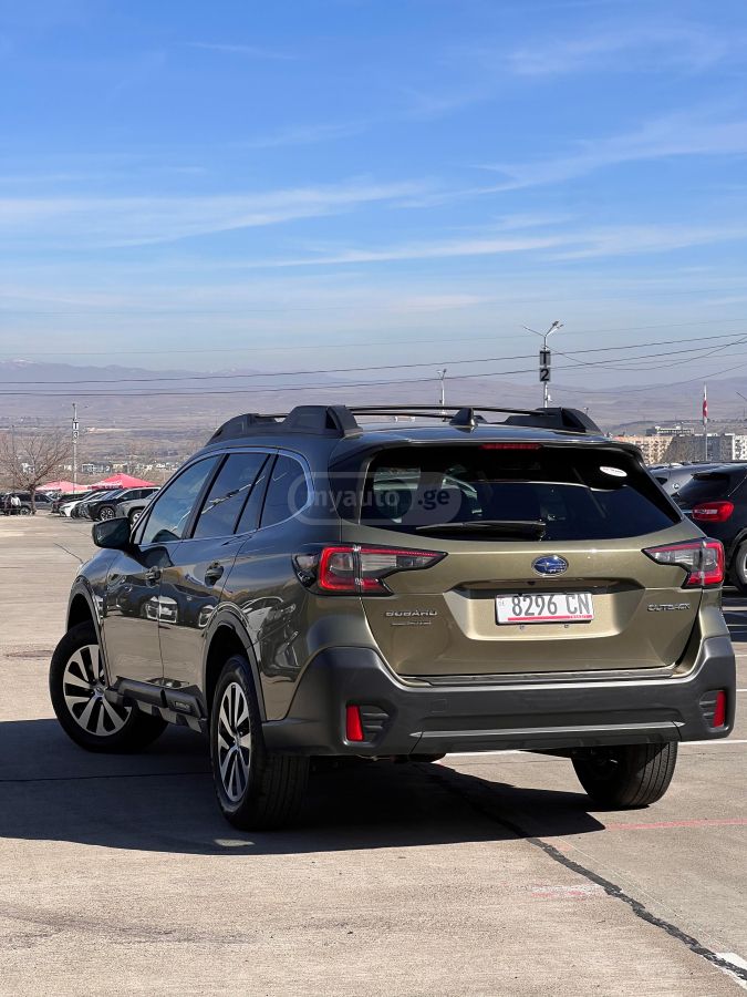 Subaru Premium 4dr All-Wheel Drive CV — миниатюра 4