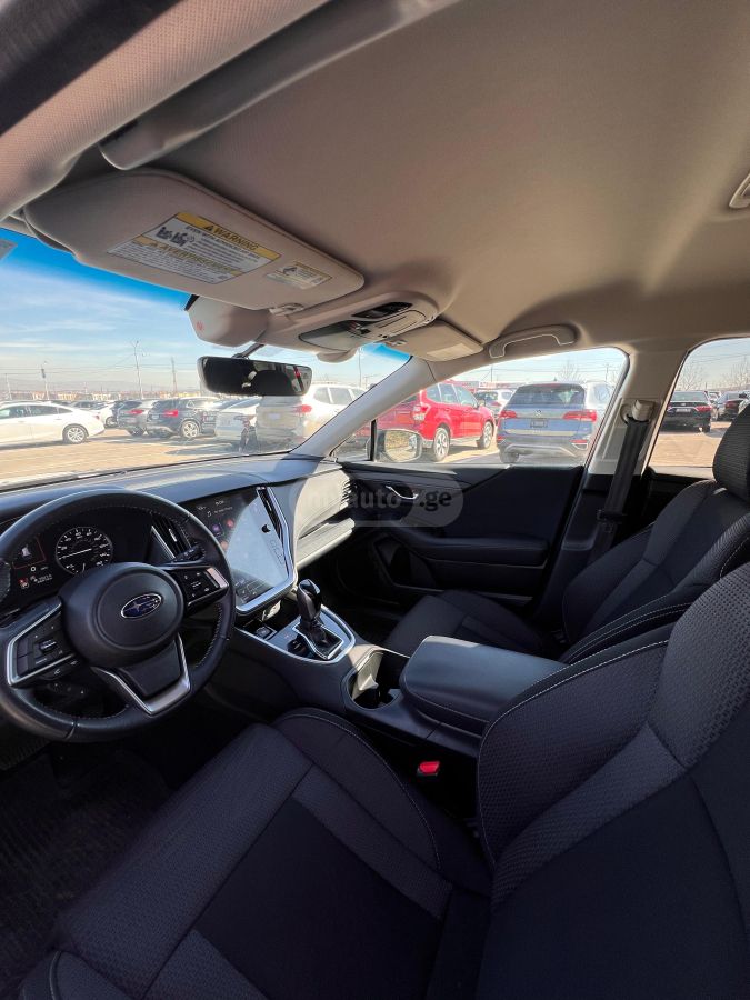 Subaru Premium 4dr All-Wheel Drive CV — миниатюра 5