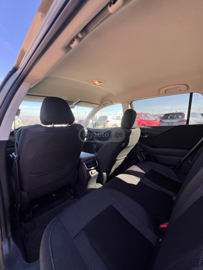 Subaru Premium 4dr All-Wheel Drive CV — миниатюра 6