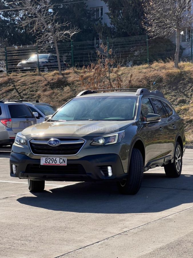 Subaru Premium 4dr All-Wheel Drive CV — миниатюра 8
