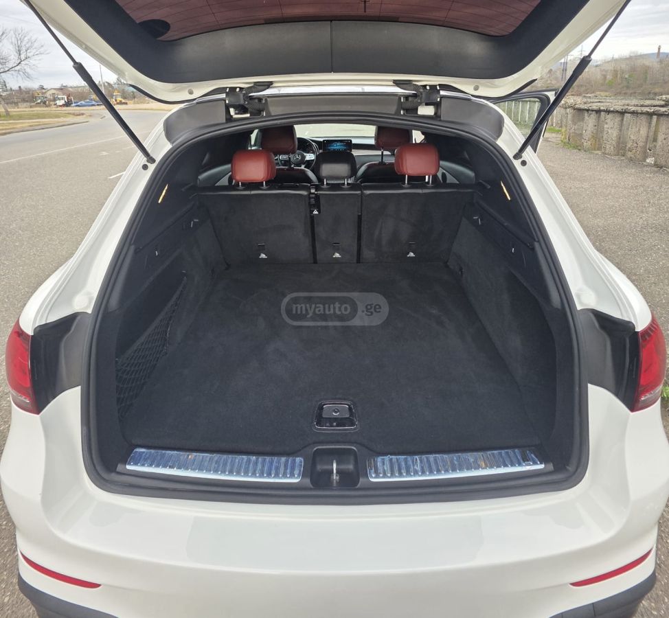 Mercedes-Benz GLC 300 - фото 9