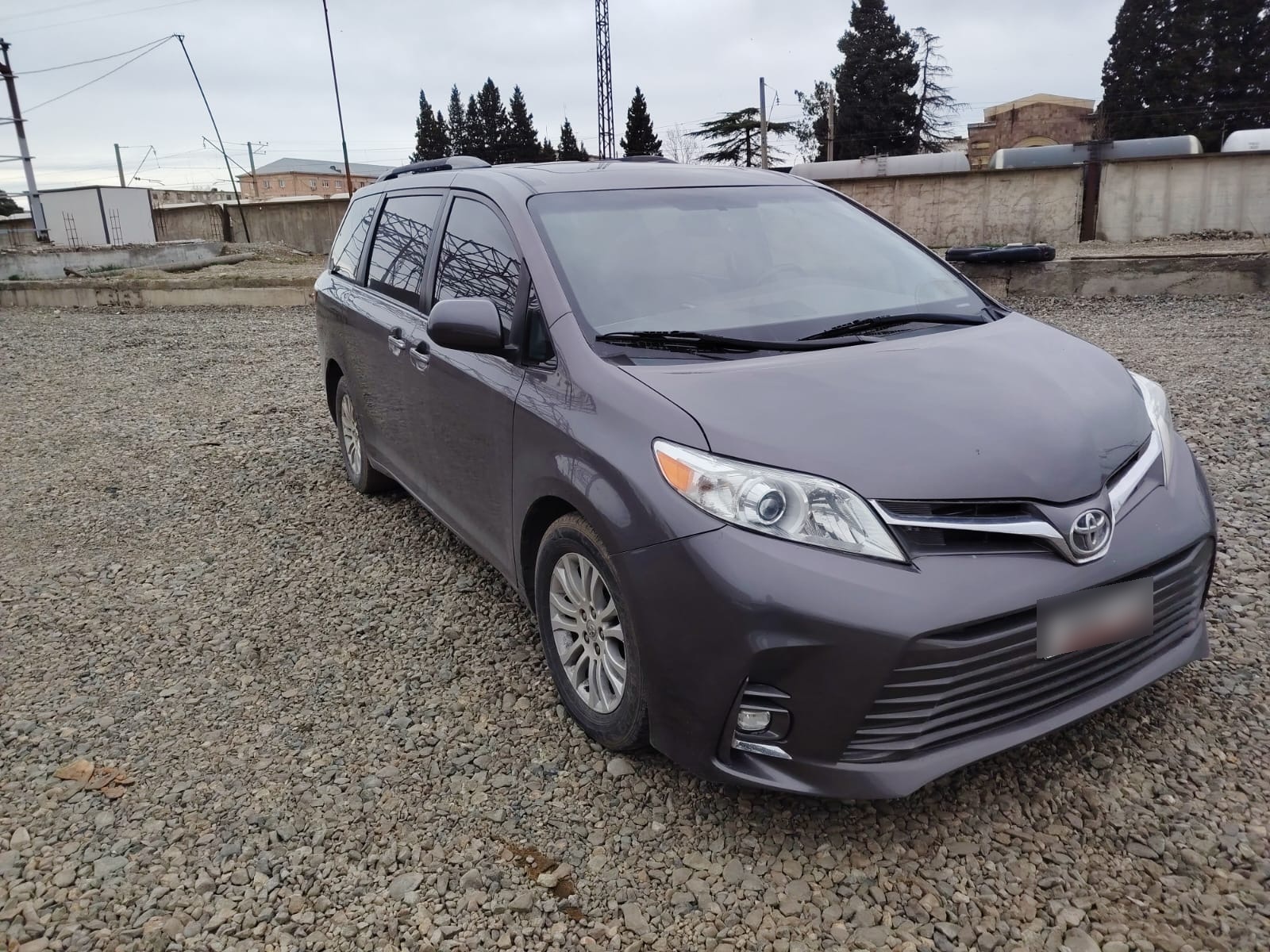 Toyota Sienna - фото 3