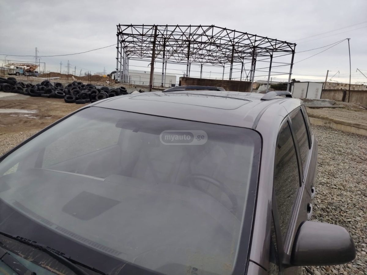 Toyota Sienna - фото 8