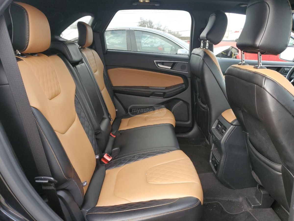 Ford Titanium 4dr All Wheel Drive A — миниатюра 5