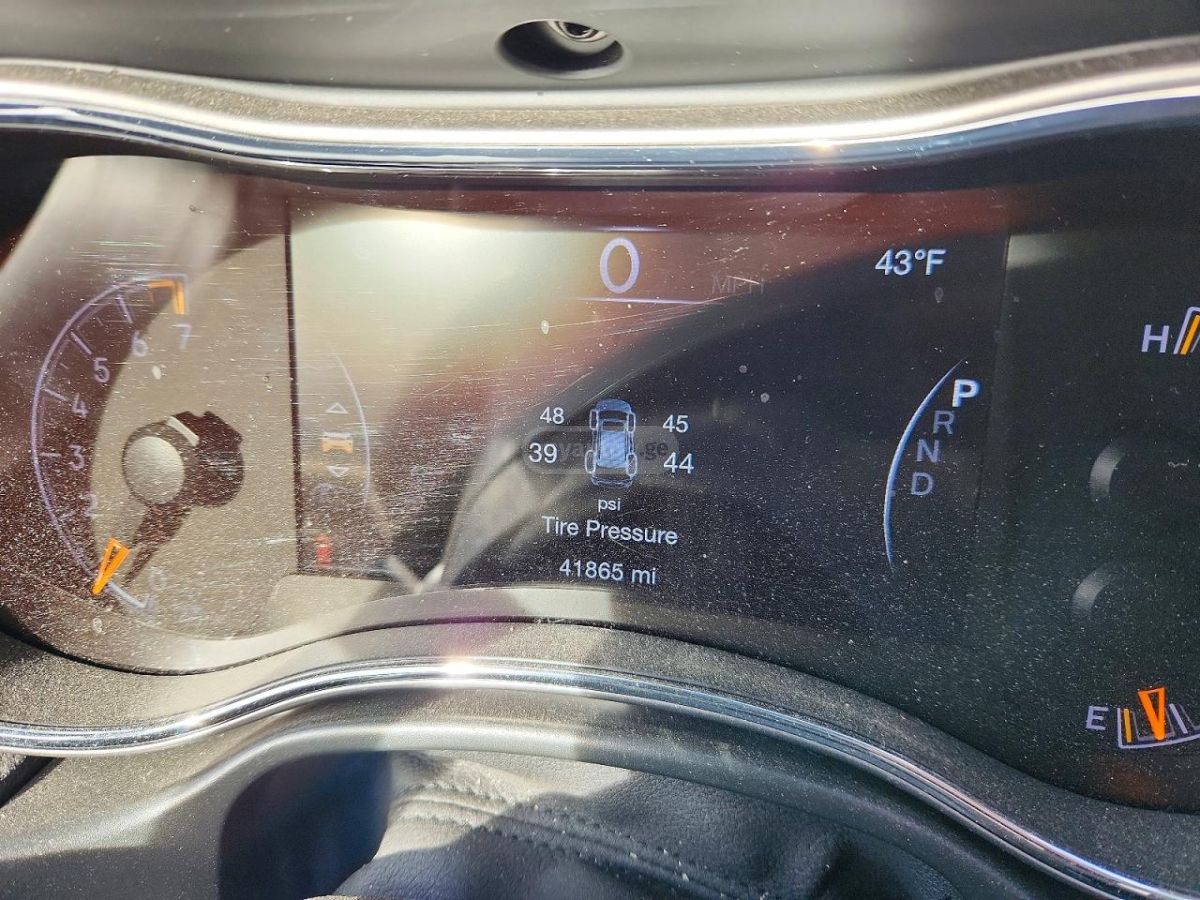 Jeep Grand Cherokee - фото 9