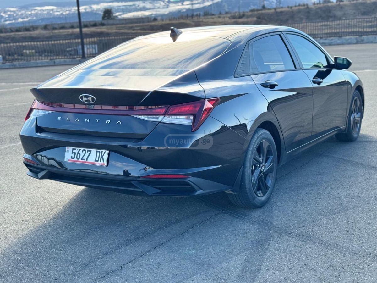 Hyundai SEL 4dr Sedan — миниатюра 11