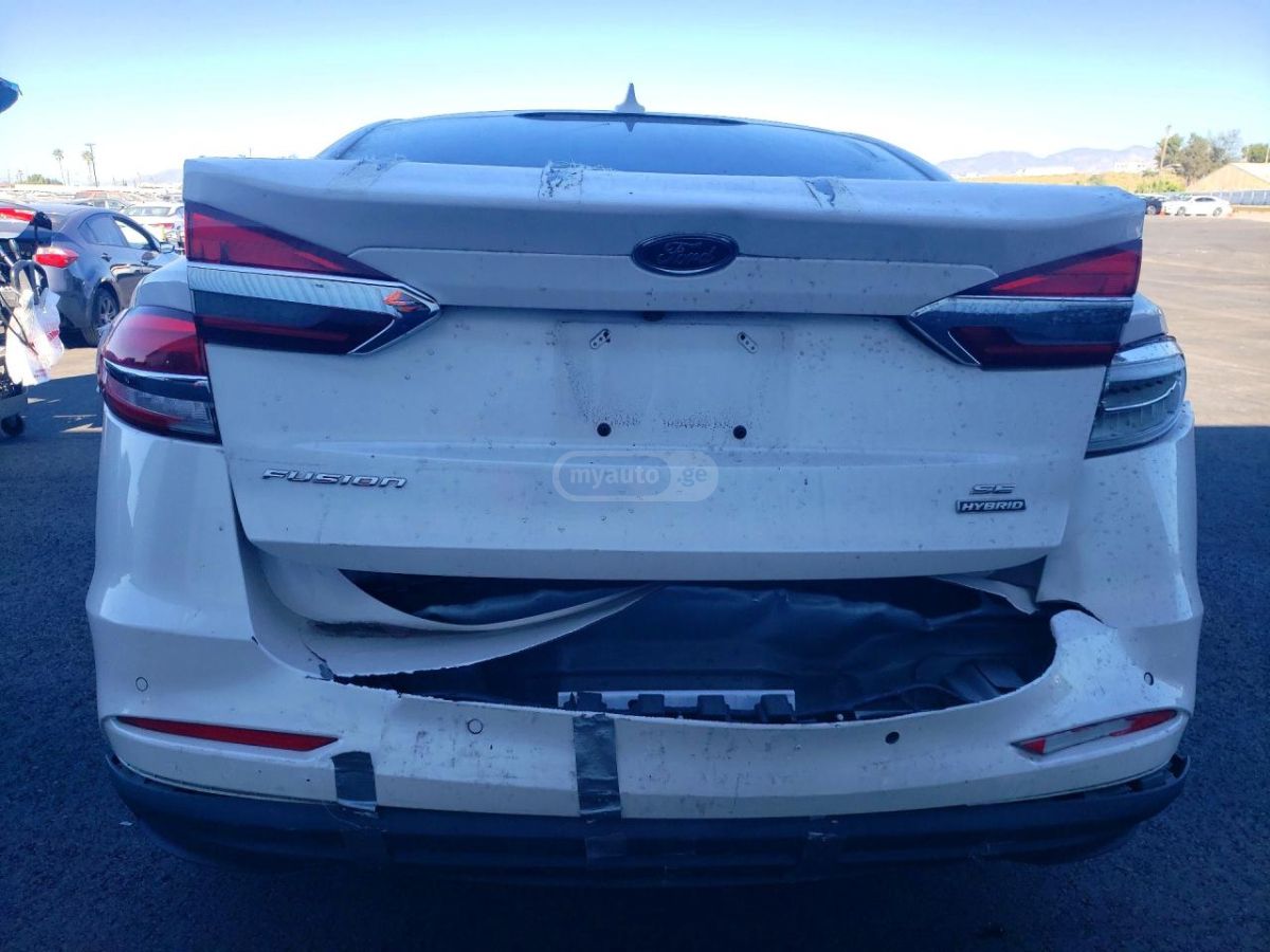 Ford Fusion - фото 6