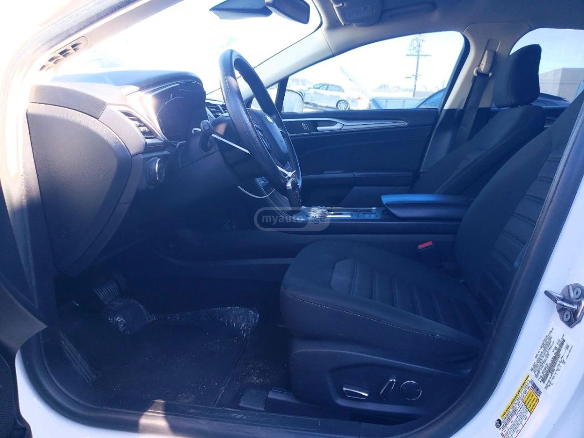 Ford Fusion - фото 7