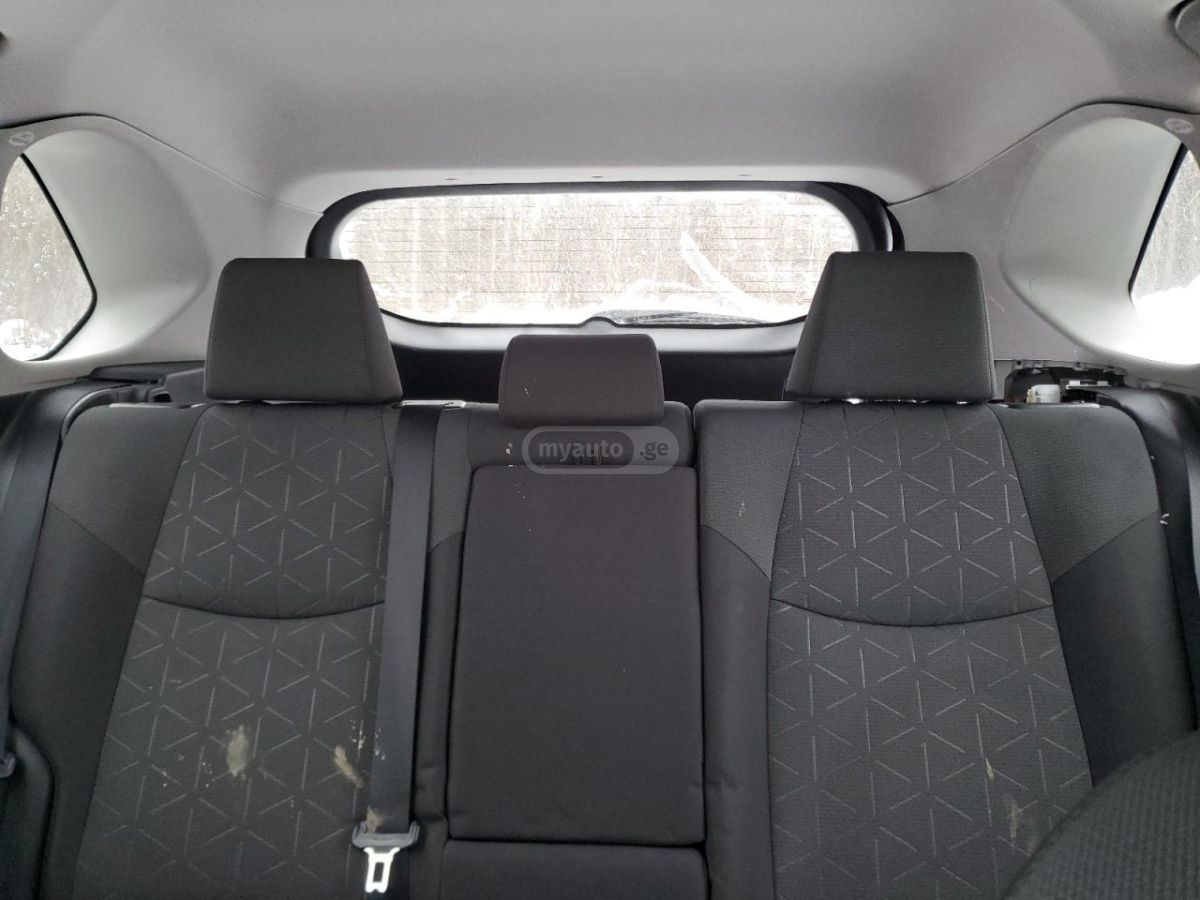 Toyota RAV 4 - фото 10