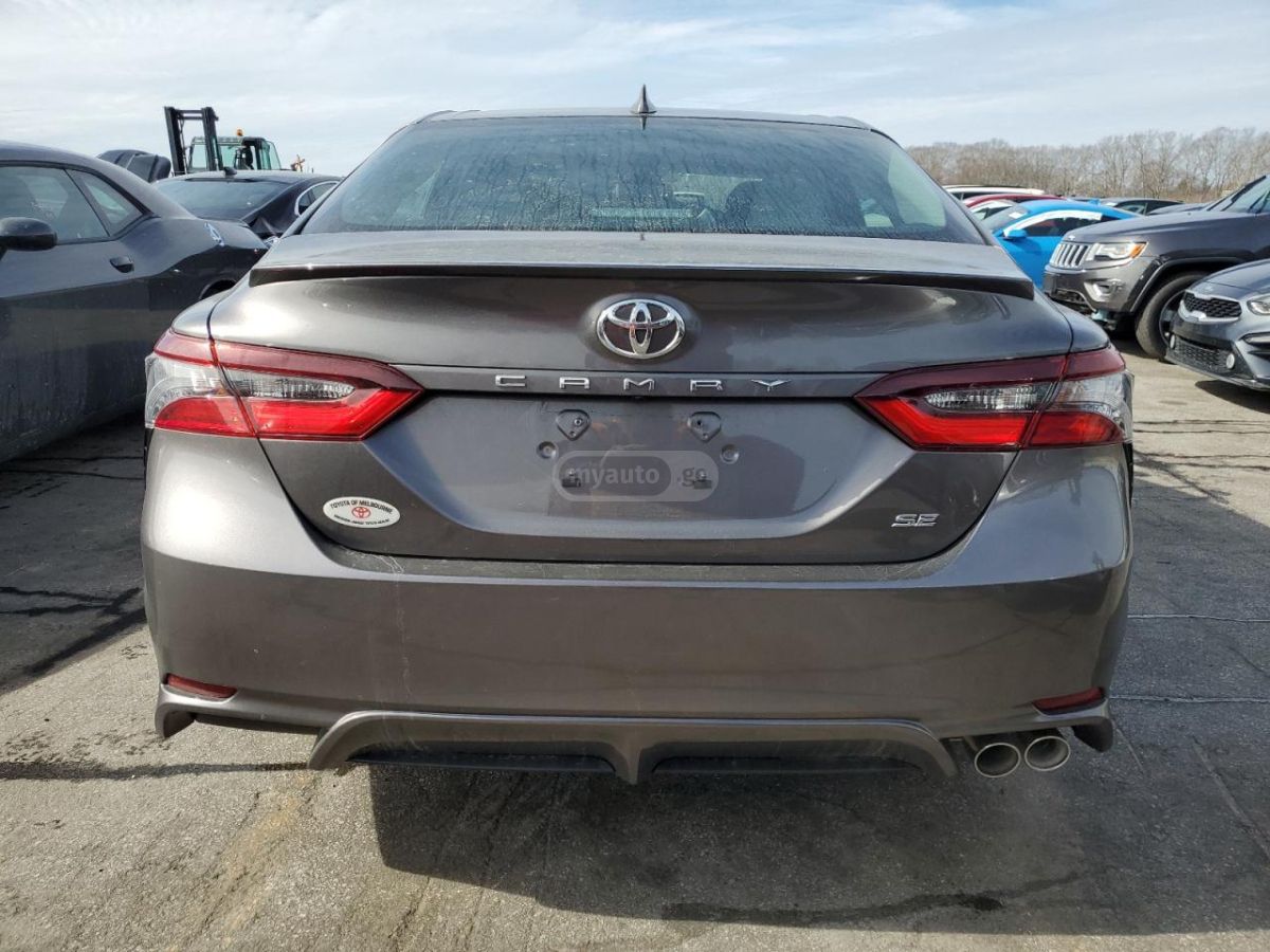 Toyota SE — миниатюра 6