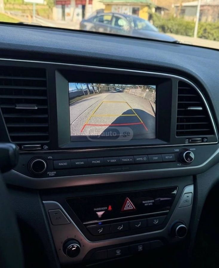 Hyundai Elantra - фото 10