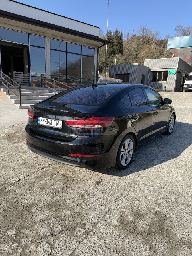 Hyundai Elantra - фото 4