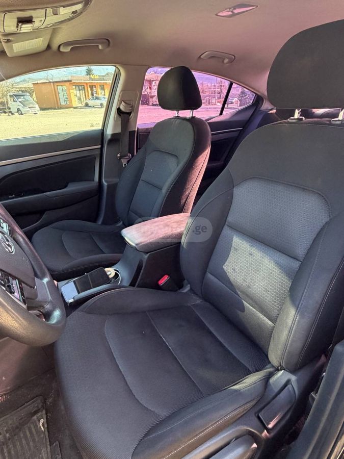 Hyundai Elantra - фото 5