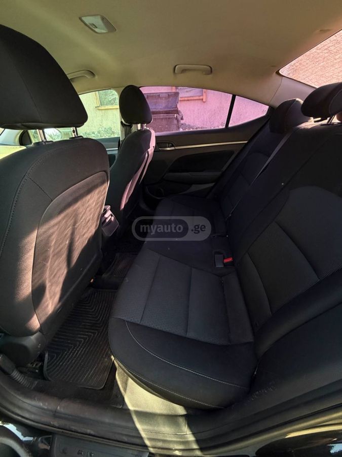 Hyundai Elantra - фото 6