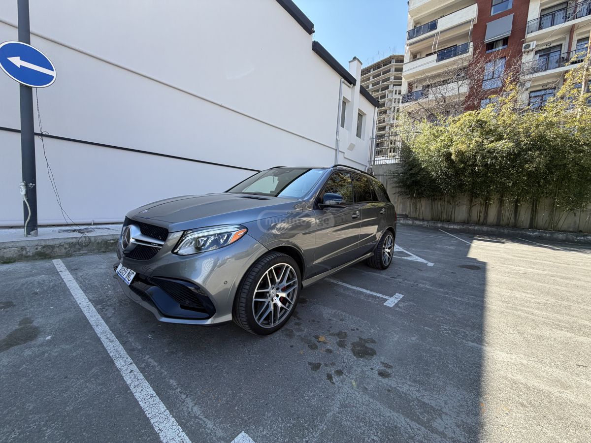 Mercedes-Benz GLE 63 AMG - фото 12