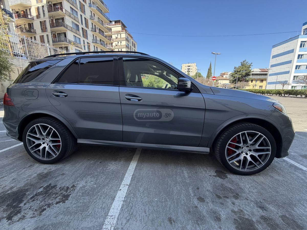 Mercedes-Benz GLE 63 AMG - фото 9