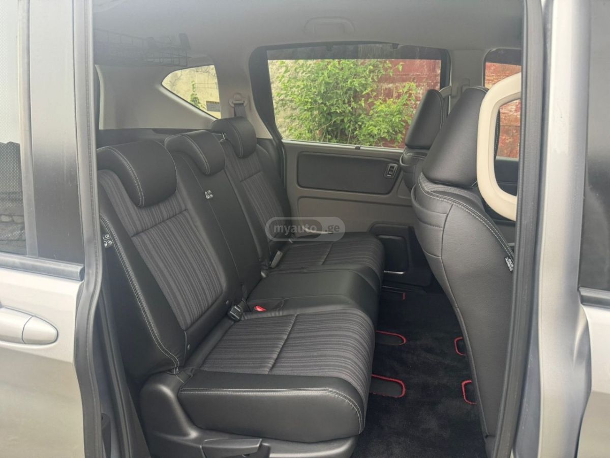 Honda Freed - фото 7
