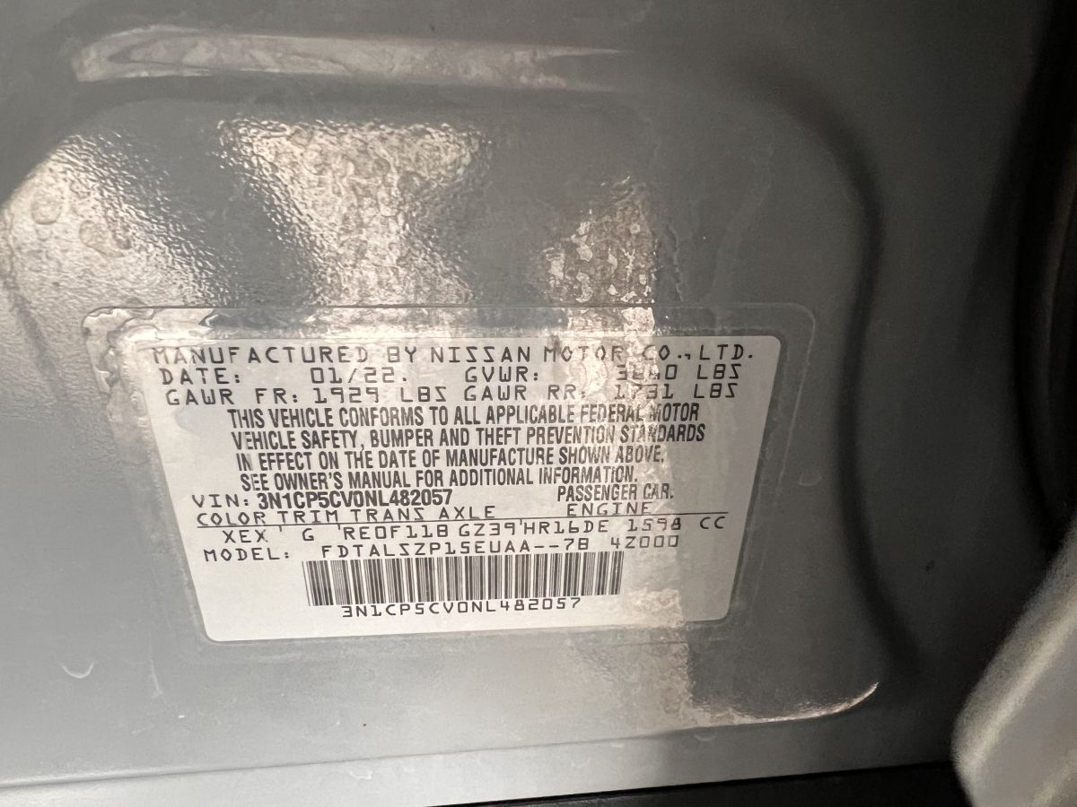 Nissan SV 4dr Front-Wheel Drive CVT — миниатюра 14