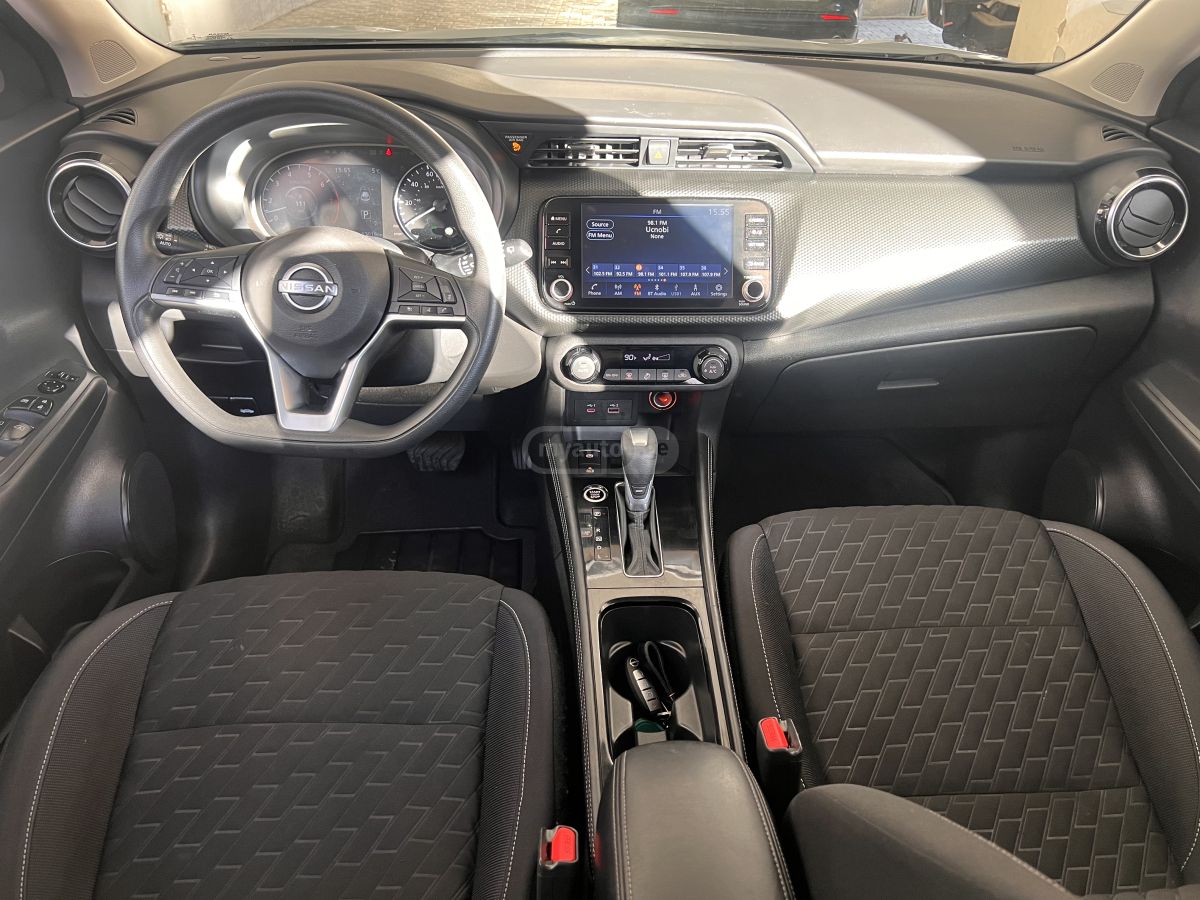 Nissan SV 4dr Front-Wheel Drive CVT — миниатюра 7