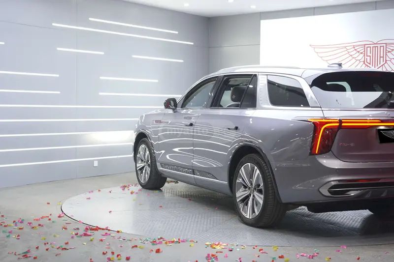 Hongqi E-HS9 - фото 4