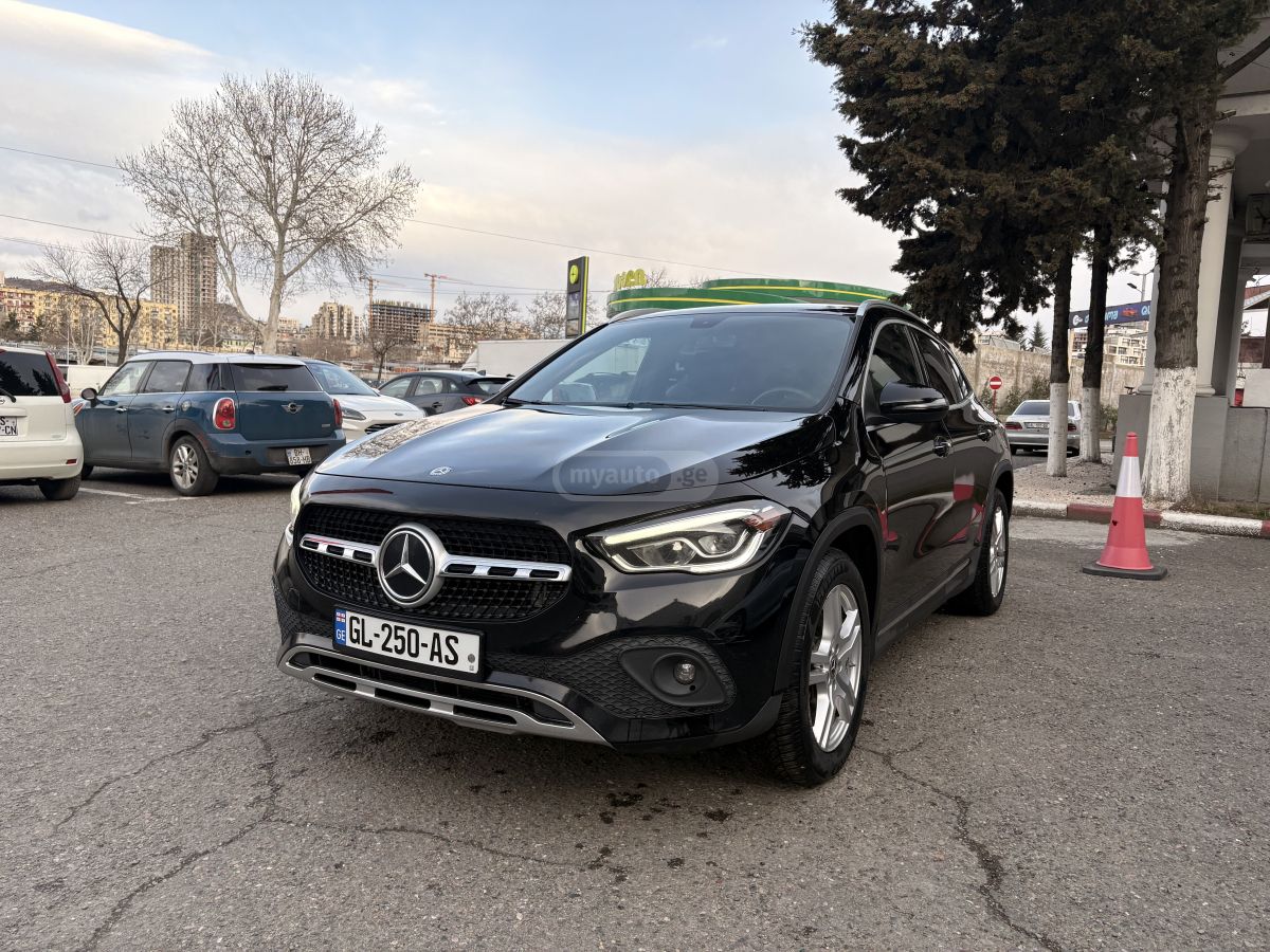 Mercedes-Benz GLA 250 - фото 1