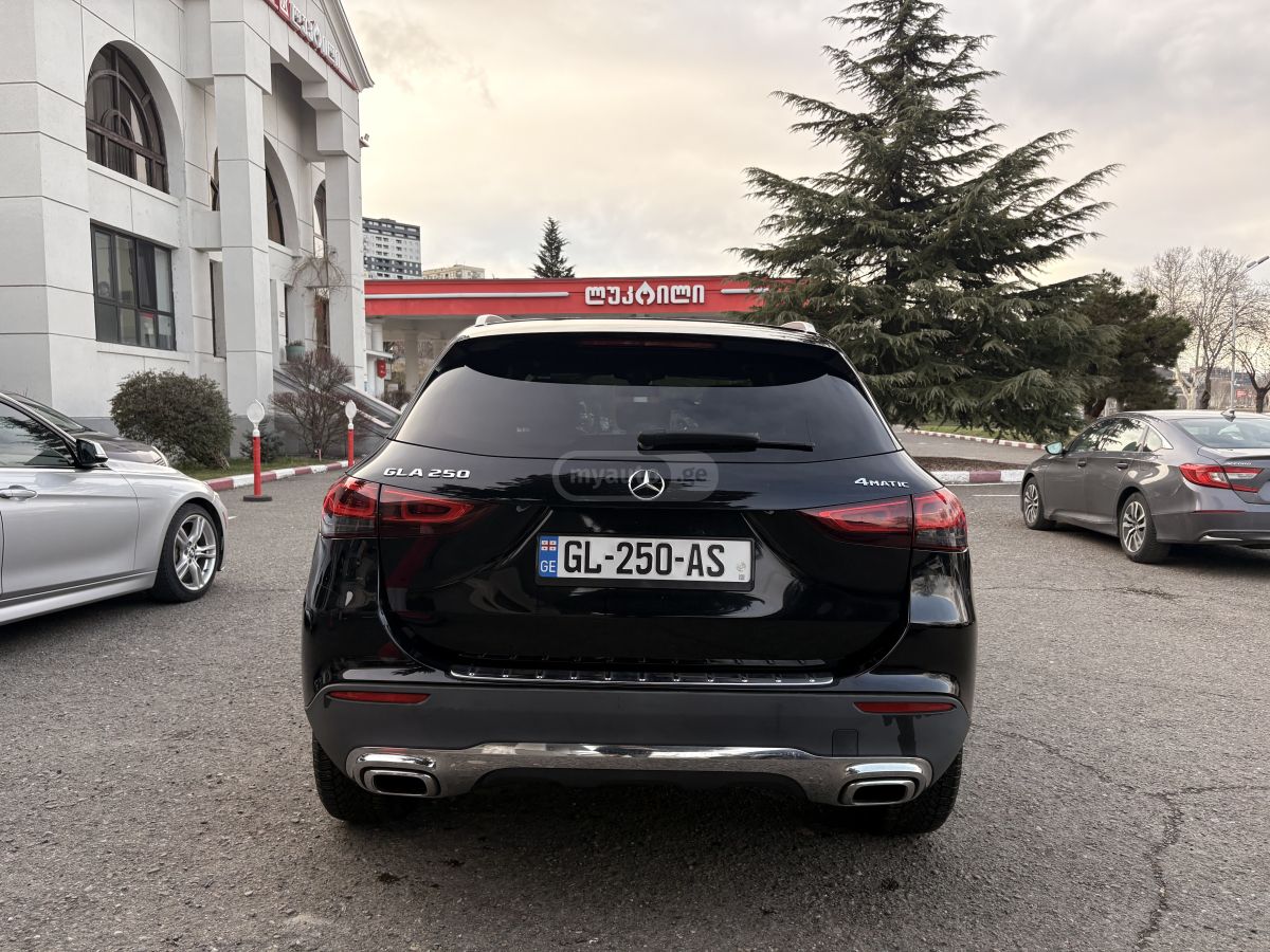 Mercedes-Benz GLA 250 - фото 11