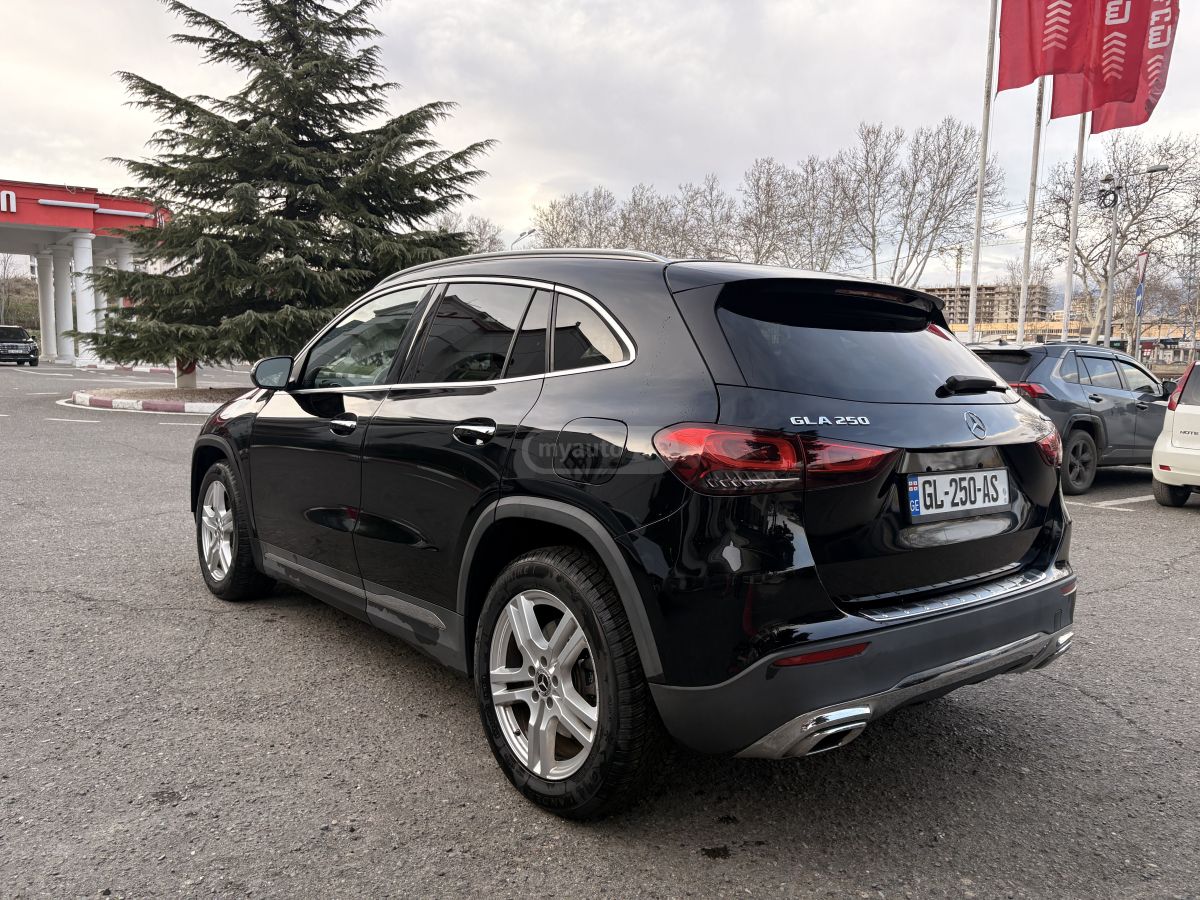 Mercedes-Benz GLA 250 - фото 3