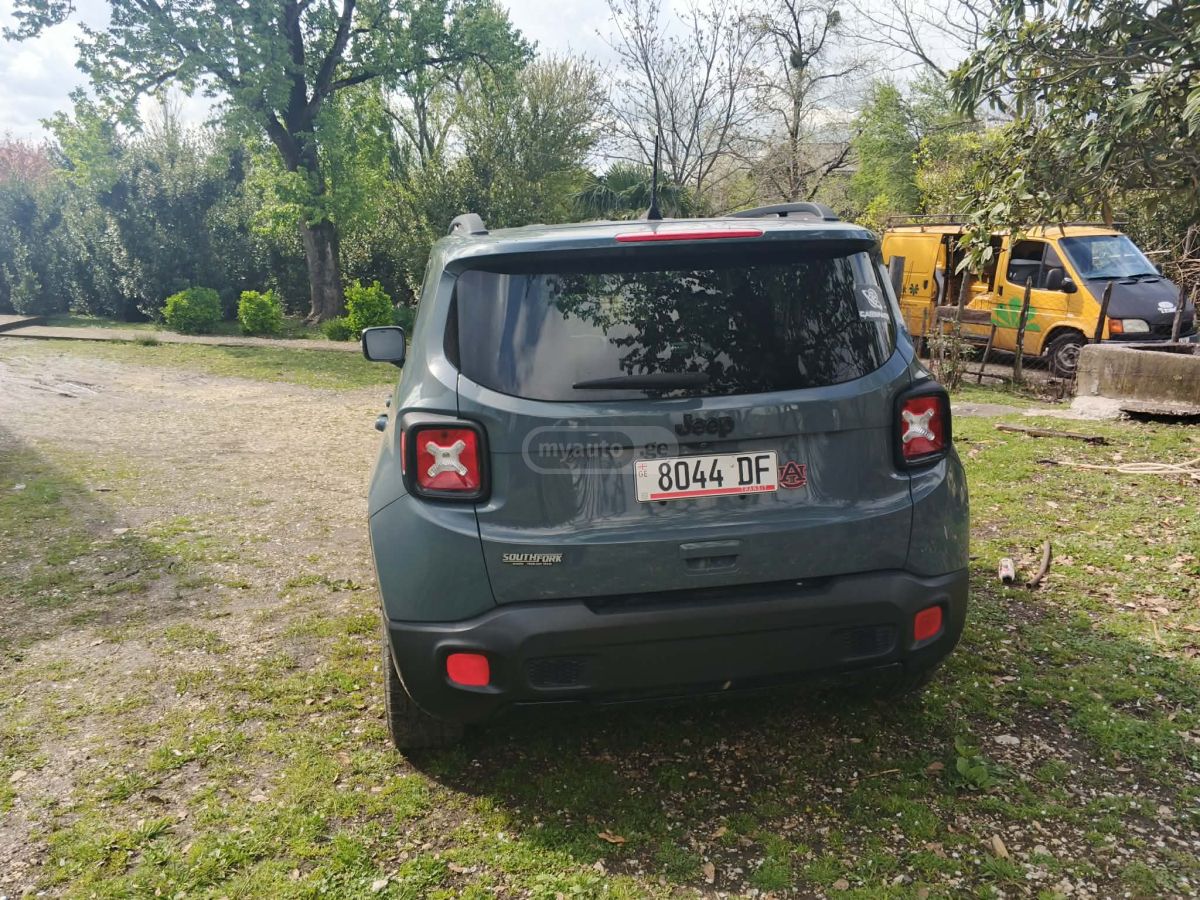 Jeep Renegade - фото 1