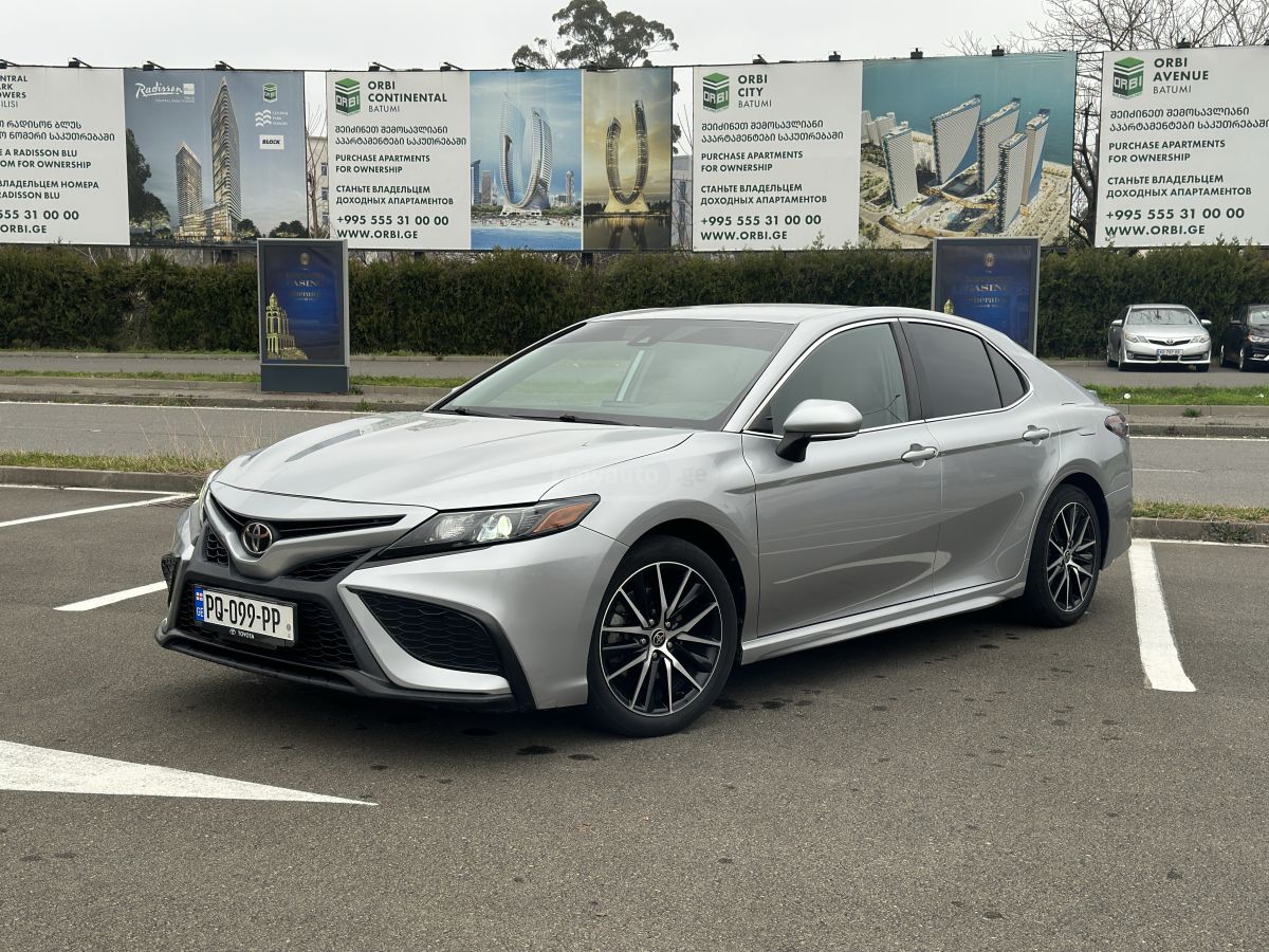 Toyota SE 4dr Front-Wheel Drive Sedan — миниатюра 1